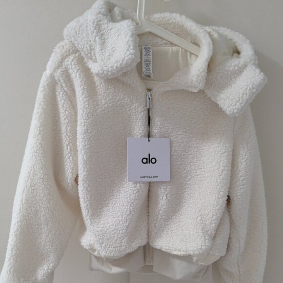 Alo Yoga Foxy Sherpa Jacket Women's Color White - Picture 2 of 7